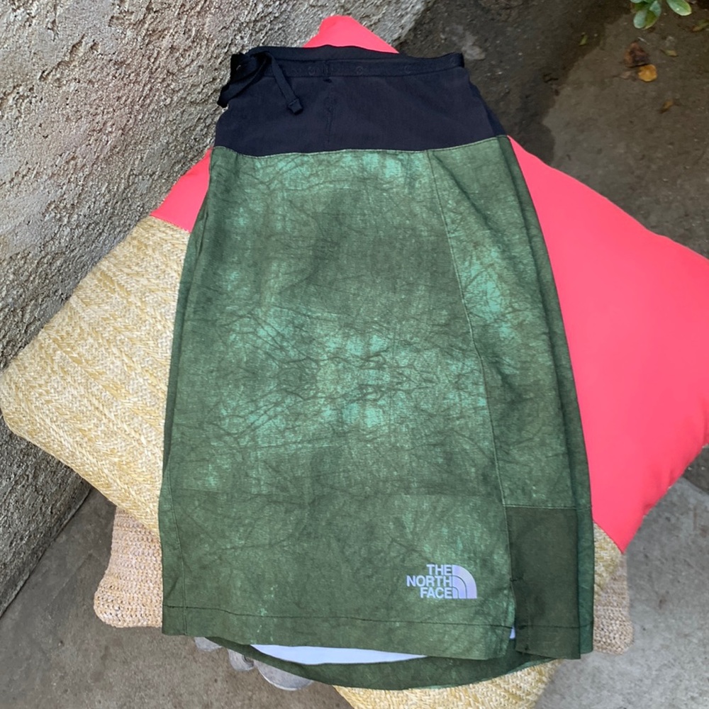 The North Face Green and Black Athletic Shorts - Flight Series